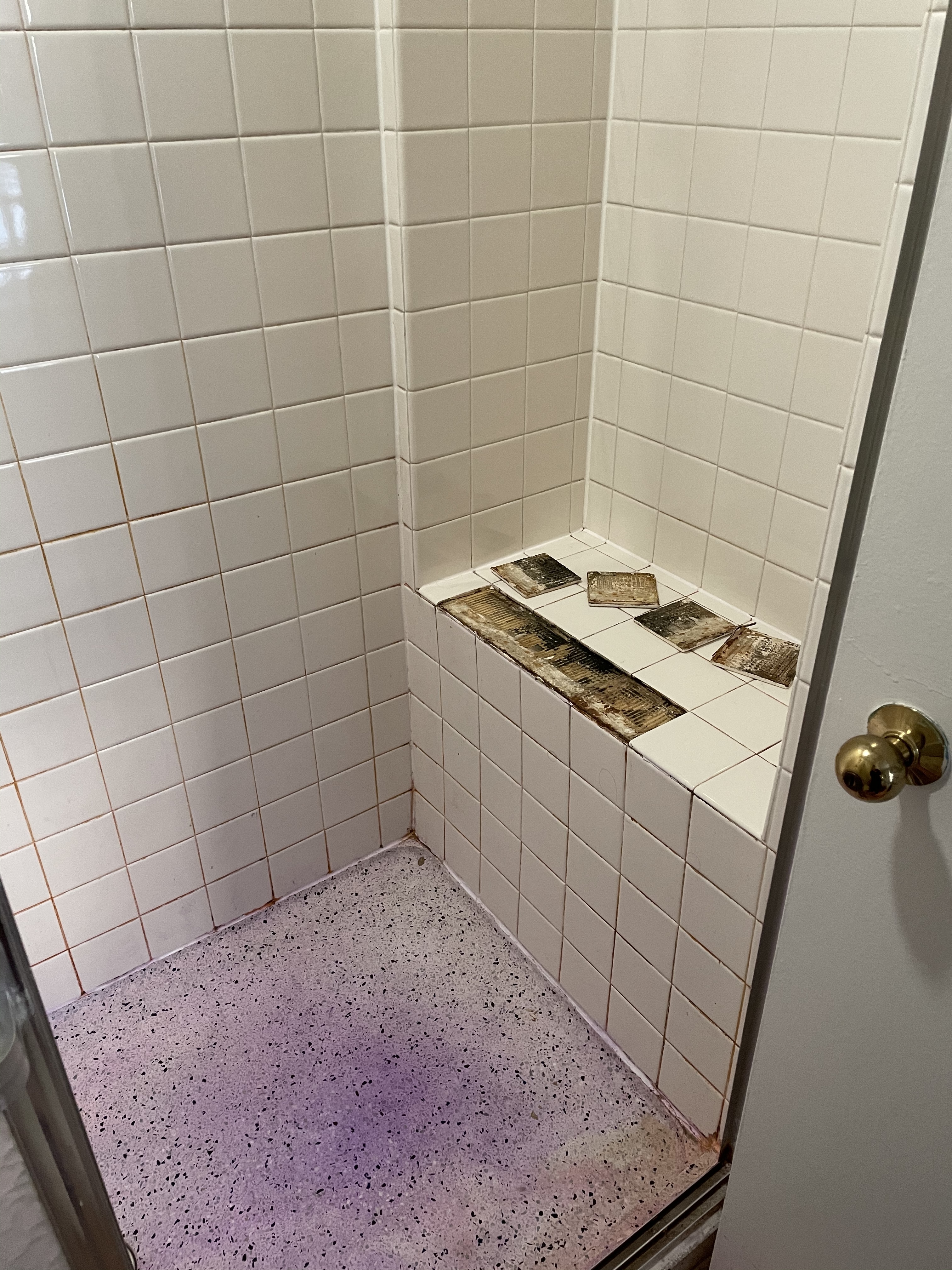 Bathroom 04
